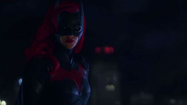 Imagem da notícia Batwoman: Série protagonizada por Ruby Rose ganha primeiro trailer