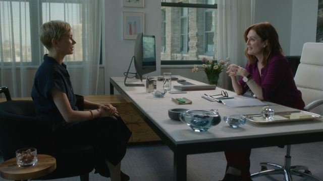 Michelle Williams e Julianne Moore se destacam no trailer do remake hollywoodiano de Depois do Casamento