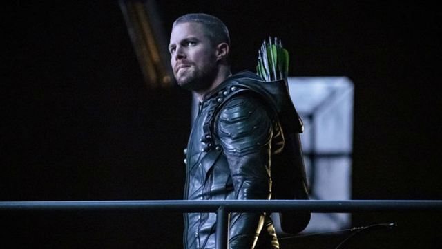 Arrow: CW agenda lançamento da última temporada