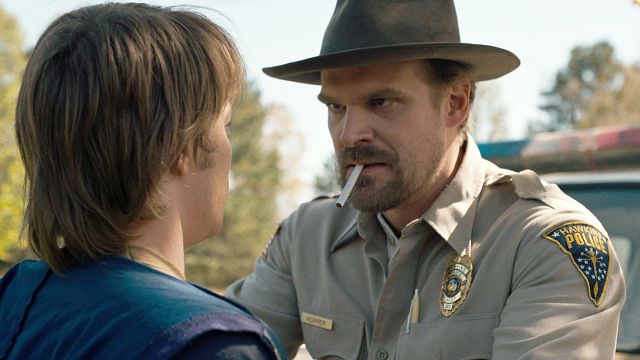 Imagem da notícia Stranger Things: Netflix promete diminuir cenas com cigarro após repercussão da série
