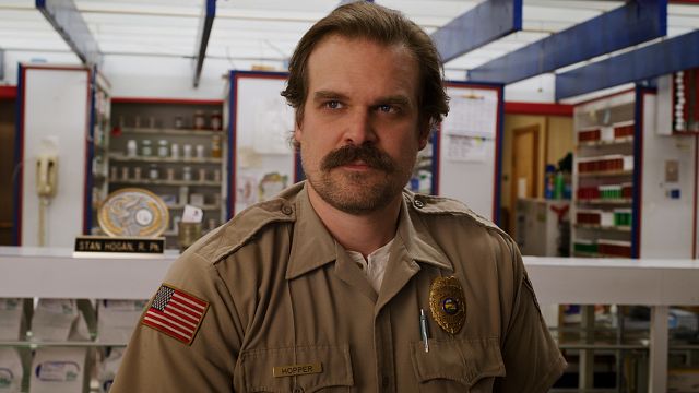 Imagem da notícia Stranger Things: David Harbour e irmãos Duffer comentam o final da temporada