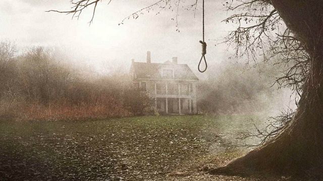 Imagem da notícia Invocação do Mal: Casal que comprou residência dos Warren afirma que “coisas estranhas” acontecem por lá