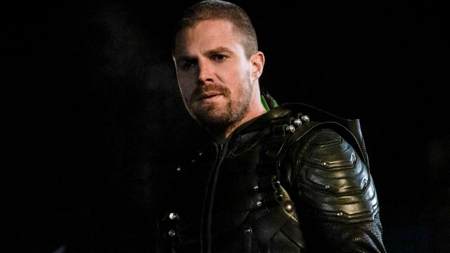 Imagem da notícia Stephen Amell é escalado em seu primeiro projeto após Arrow