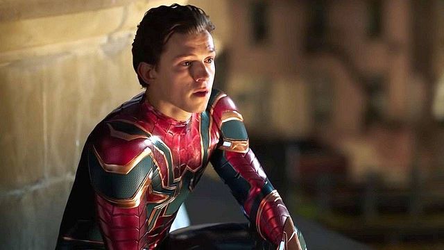 Imagem da notícia D23 2019: Tom Holland é ovacionado em evento da Disney e declara: "Eu amo vocês 3000"