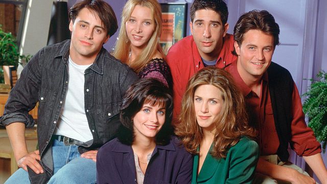 Imagem da notícia Friends: Google faz homenagem à série com easter eggs dos personagens