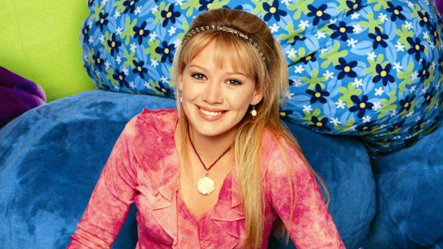 Imagem da notícia Lizzie McGuire: Mais atores da série original se juntam ao revival de Hilary Duff