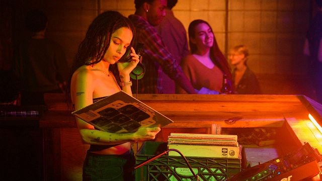 Imagem da notícia Zoë Kravitz busca o amor nas fotos da série inspirada em Alta Fidelidade