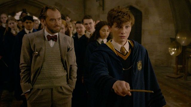 Imagem da notícia Animais Fantásticos 3 pode ter mais destaque para Hogwarts e Dumbledore