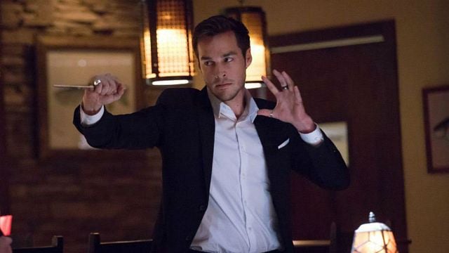 Legacies: Chris Wood vai reprisar o papel de Kai no spin-off de The Vampire Diaries