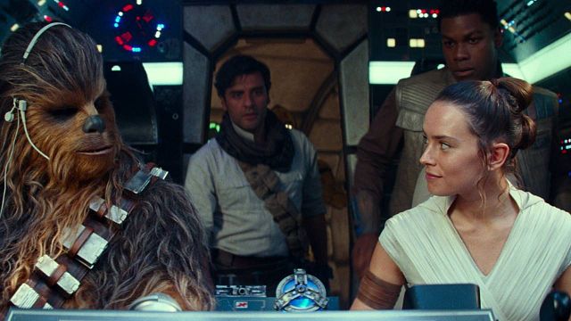 Imagem da notícia Star Wars: Rey sairá em busca da origem de seus pais em A Ascensão Skywalker, garante Daisy Ridley