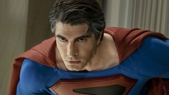 Imagem da notícia Crise nas Infinitas Terras: Novas imagens trazem os Superman's de Tom Welling e Brandon Routh