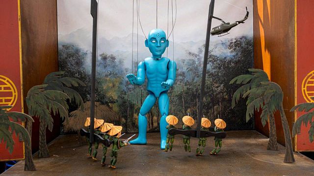 Imagem da notícia Watchmen 1x07: Deuses na Terra e vida em Marte