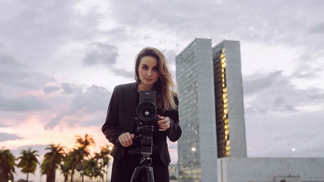 Imagem da notícia Democracia em Vertigem: Petra Costa ressalta importância da representação do cenário político brasileiro no Oscar 2020 (Entrevista exclusiva)