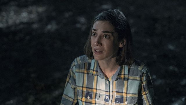 Imagem da notícia Castle Rock: Produção baseada na obra de Stephen King ganha nova cena com Lizzy Caplan (Exclusiva)