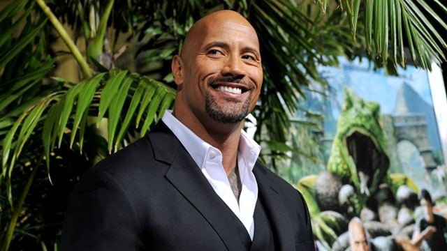 Dwayne Johnson começa treinamento para Adão Negro