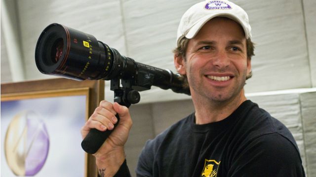 Imagem da notícia Liga da Justiça: Zack Snyder ainda quer lançar nova versão
