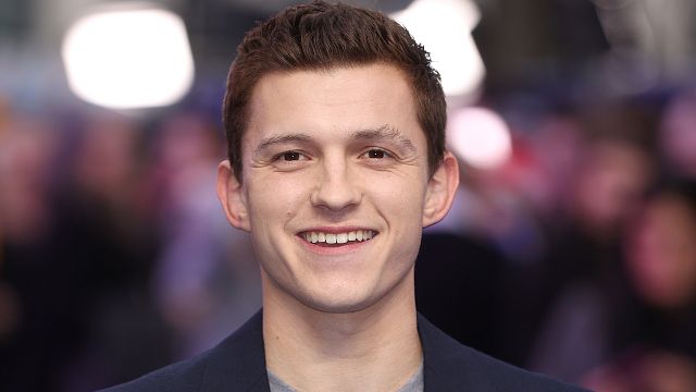 Imagem da notícia Cherry: Tom Holland aparece com novo visual em imagem do filme dos irmãos Russo