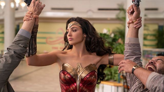 Imagem da notícia Mulher-Maravilha 1984: Novo comercial traz Gal Gadot em grandes cenas de ação