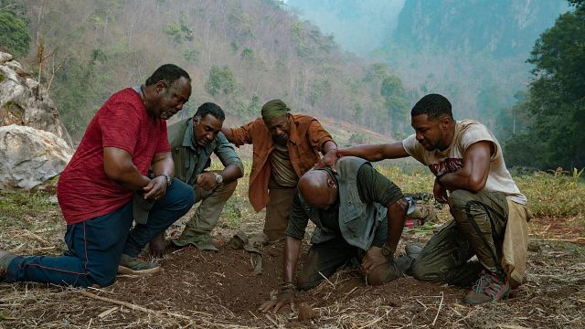 Imagem da notícia Destacamento Blood: Chadwick Boseman estrela trailer do filme de Spike Lee