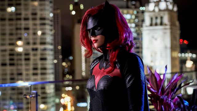 Imagem da notícia Batwoman: Ruby Rose deixa a série