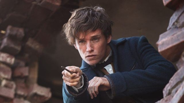 Eddie Redmayne rebate comentários transfóbicos de J.K. Rowling