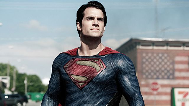 Imagem da notícia Henry Cavill está ansioso para ver Snyder Cut de Liga da Justiça 