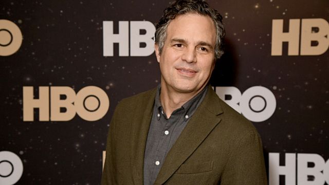 Imagem da notícia Mark Ruffalo e elenco da Marvel e DC mandam recados para menino que salvou a irmã de ataque de cachorro