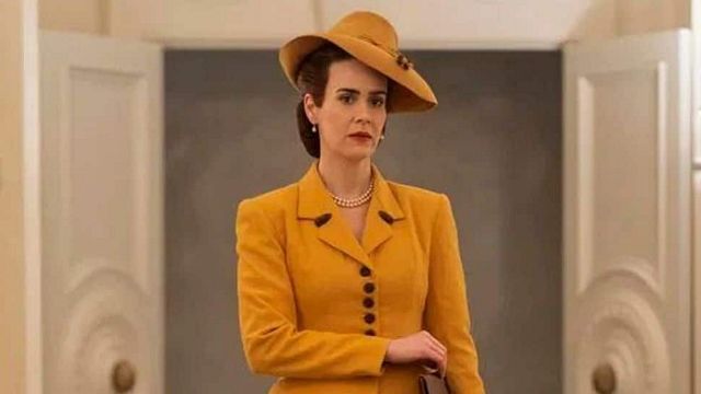 Imagem da notícia Ratched: Nova série de suspense da Netflix ganha cartazes macabros
