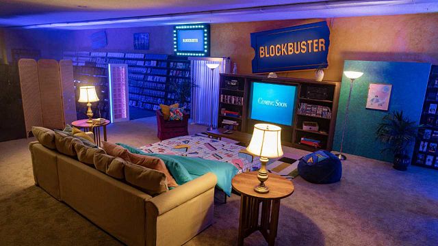 Imagem da notícia Que tal passar uma noite na última Blockbuster do mundo?