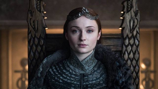 Imagem da notícia Game of Thrones: Sophie Turner colocou o trono de Sansa Stark em sua casa