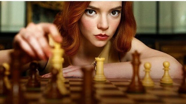 Imagem da notícia O Gambito da Rainha se torna a minissérie mais vista na história da Netflix