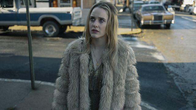 Imagem da notícia Estrela de The Marvelous Mrs. Maisel, Rachel Brosnahan reflete sobre o fascínio pelo passado em I'm Your Woman (Entrevista exclusiva)