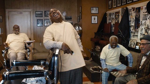 Imagem da notícia Um Príncipe em Nova York 2: Os personagens da barbearia não envelhecem? (Teoria)