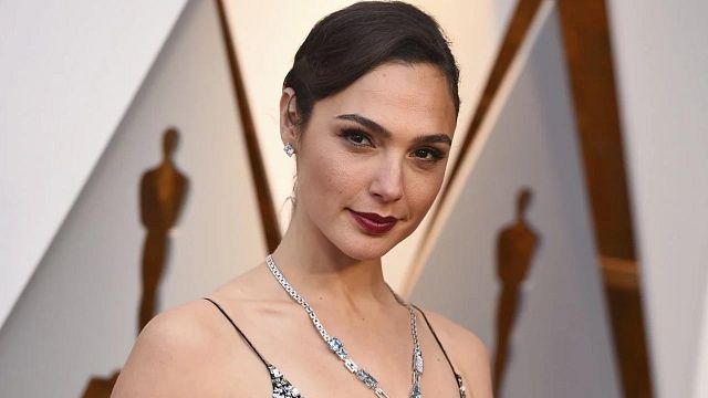 Imagem da notícia Gal Gadot faz pronunciamento sobre Israel e causa polêmica; Entenda