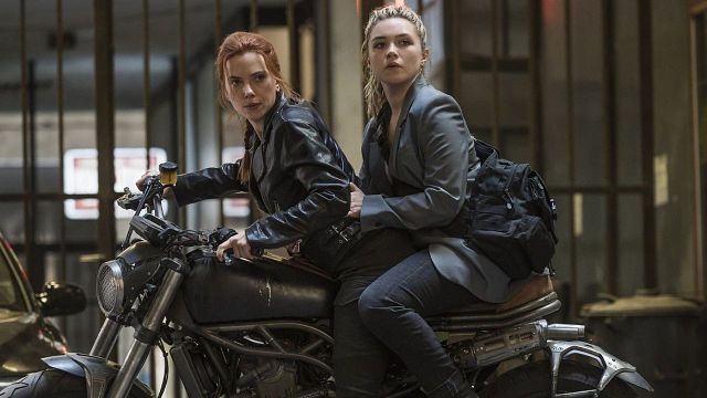 Imagem da notícia Viúva Negra: Scarlett Johansson e Florence Pugh tiveram doença grave nos bastidores do filme da Marvel