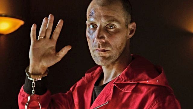 Imagem da notícia La Casa de Papel: Gandía está MUITO diferente em outra série famosa da Netflix. Reconheceu?