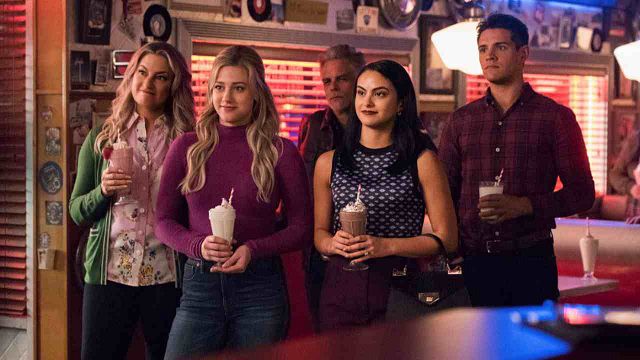 Imagem da notícia Riverdale: rituais, terror e as ausências de Betty e Archie marcam a 6ª temporada