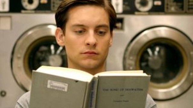 Imagem da notícia Livros que viraram filmes e não podem faltar na sua estante neste fim de ano