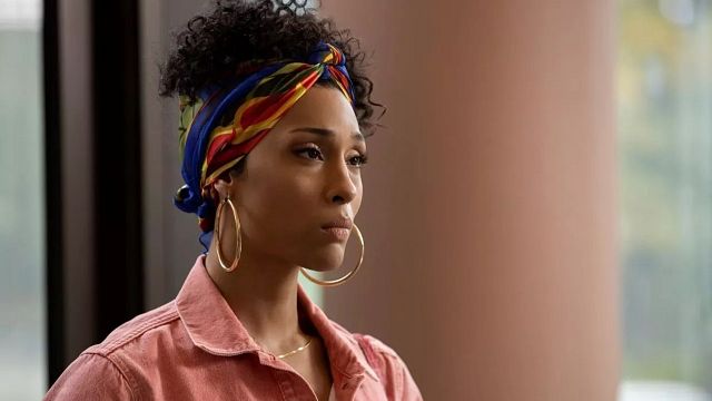 Imagem da notícia Globo de Ouro 2022: Michaela Jaé Rodriguez se torna a primeira atriz trans a vencer o prêmio