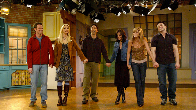 Imagem da notícia Friends: Teoria destrói completamente o final feliz da série e aponta lado sombrio de personagem amada