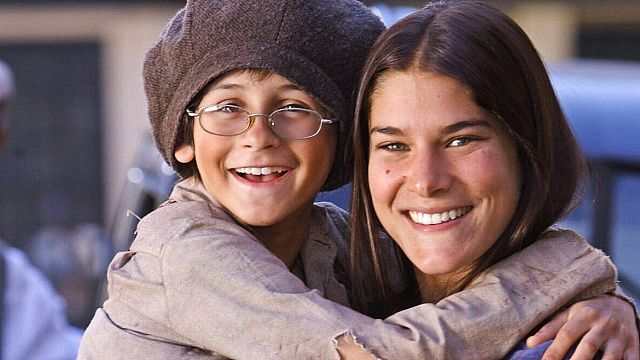 Imagem da notícia Alma Gêmea: Como estão as crianças da novela hoje? Ex-atriz mirim virou dubladora de League of Legends