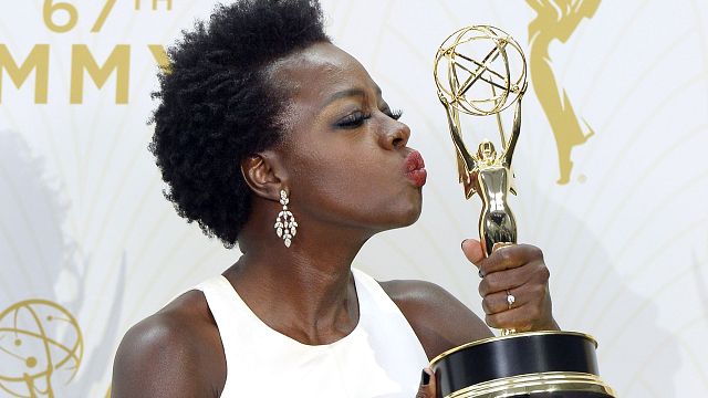 Imagem da notícia Viola Davis revela ter ouvido de outros atores negros que não era bonita o bastante para protagonizar série de sucesso