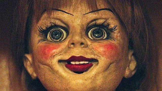 Imagem da notícia Em vídeo, Annabelle da vida real é tirada da caixa que "evita maldições"; veja como a boneca está atualmente