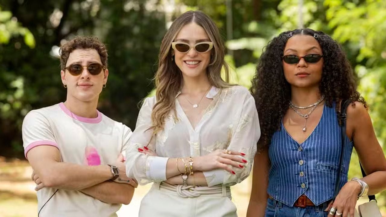 Esteban (Diego Martins), Naiane (Isabelle Drummond) e Laurinha (Kamila Amorim)