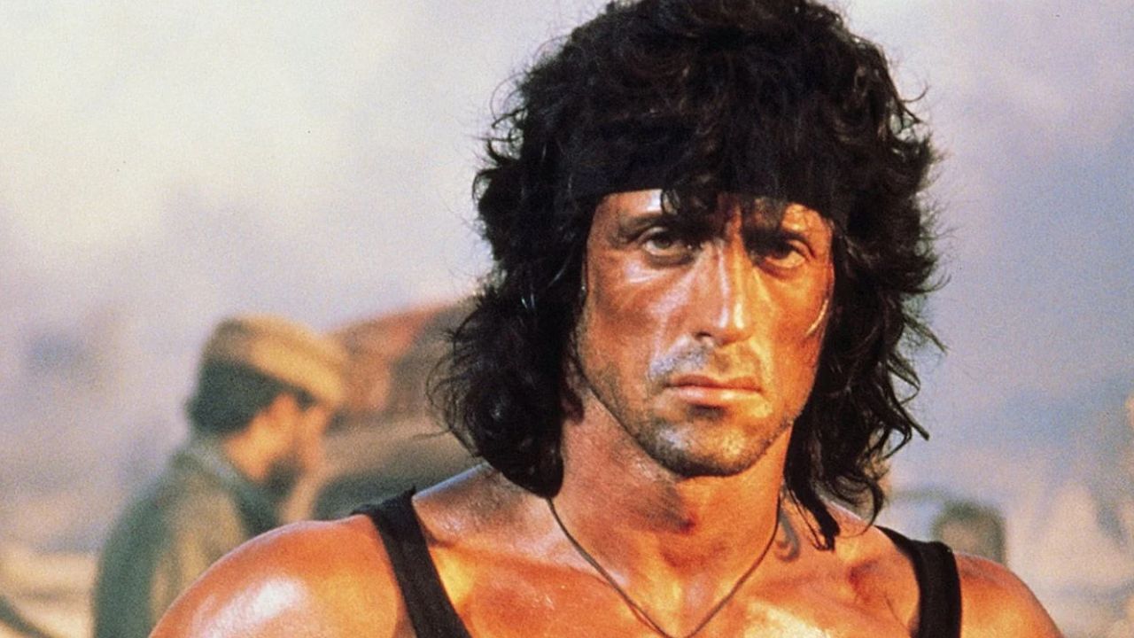 Rambo 3: Sylvester Stallone encontra um objeto icônico da saga em uma ...