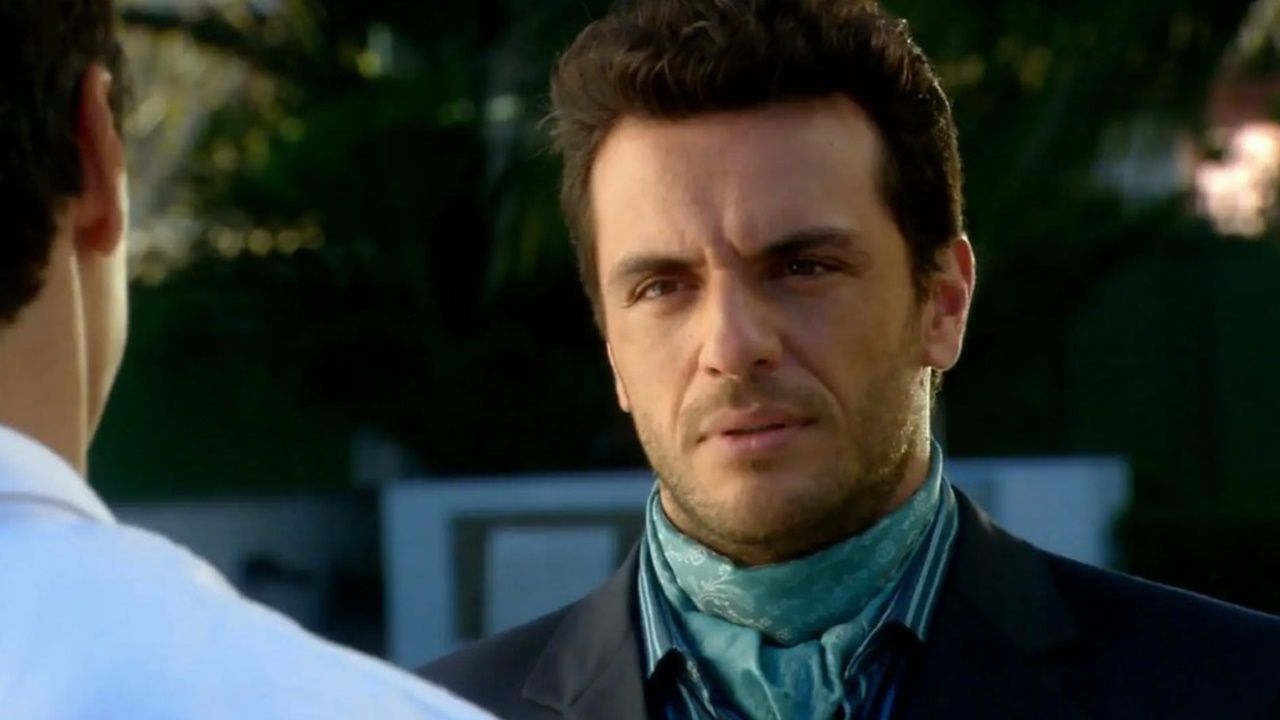 Rodrigo Lombardi na pele de Raj em Caminho das Índias