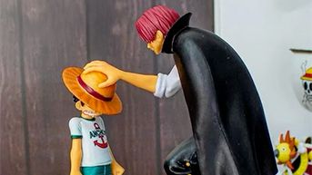 Estátua Luffy e Shanks