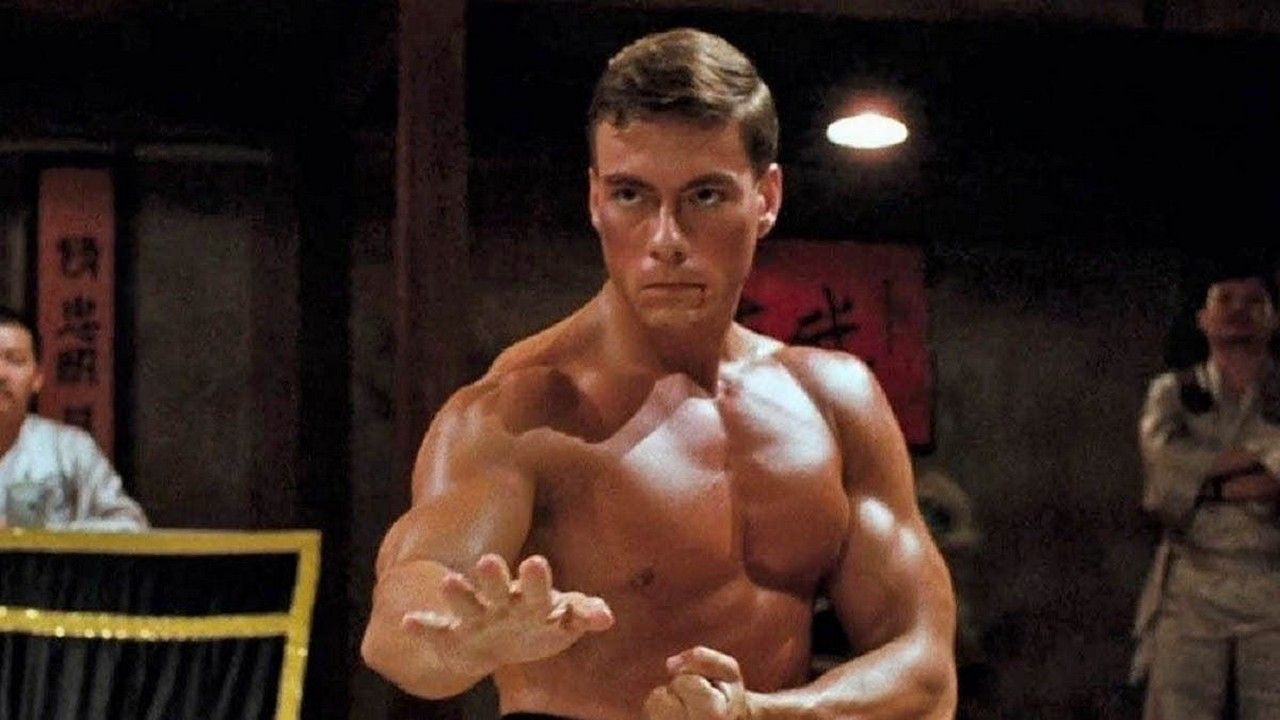 Van Damme no filme O Grande Dragão Branco