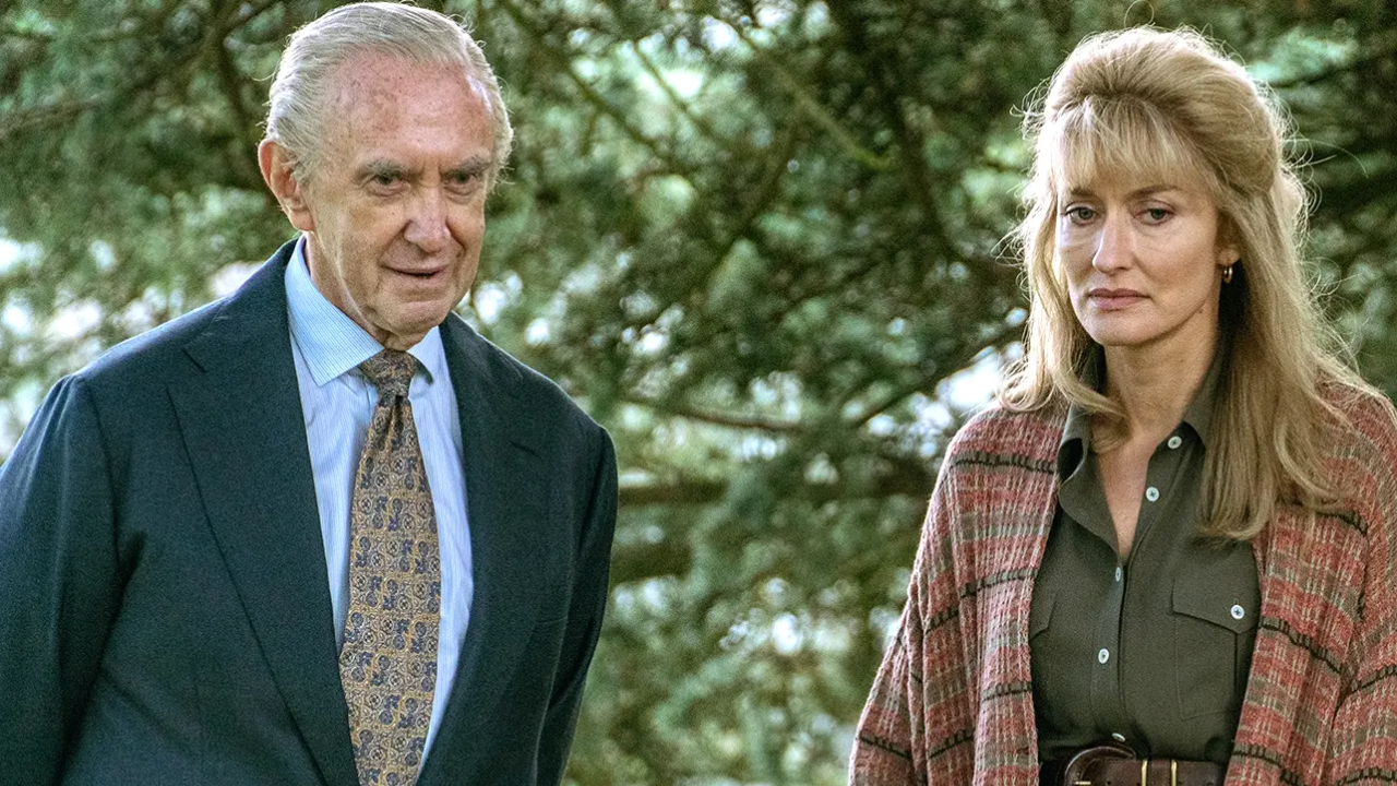 Príncipe Philip e Penny Knatchbull em cena de The Crown.