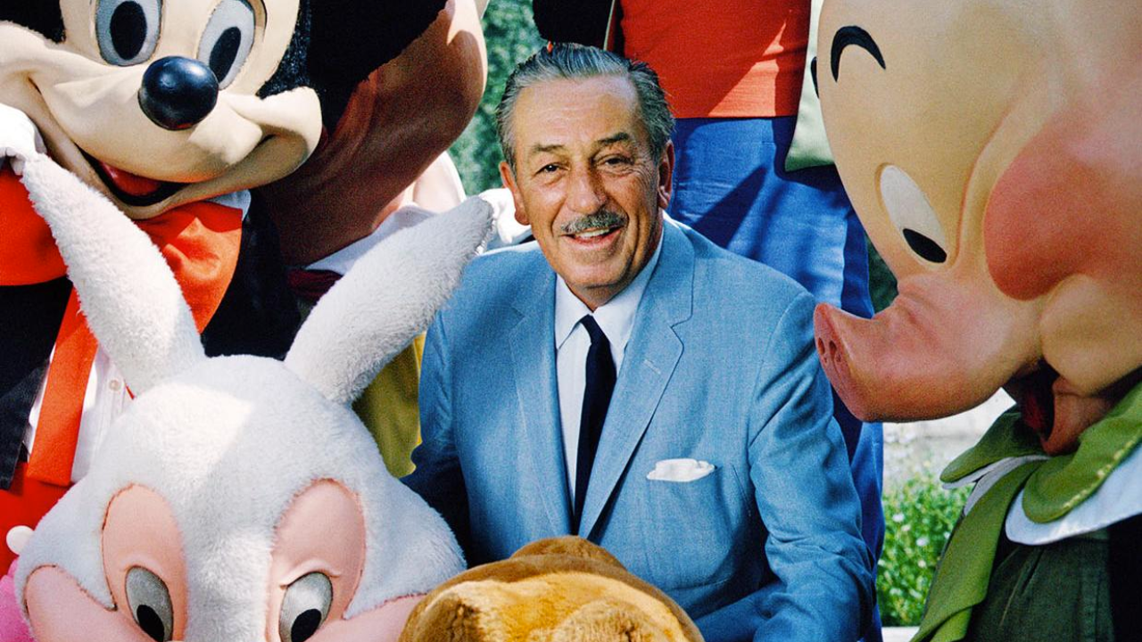 Walt Disney em 1964, dois anos antes de morrer em decorrência de um câncer de pulmão.